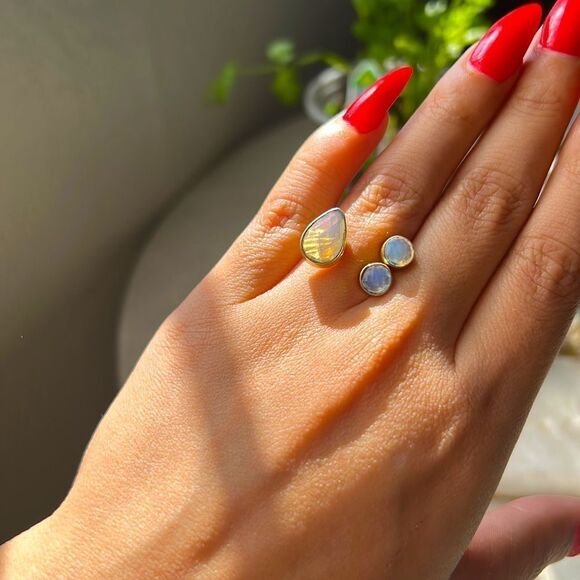 GENUINE WHITE FIRE OPALITE 24k GOLD RING - Picture 3 of 8